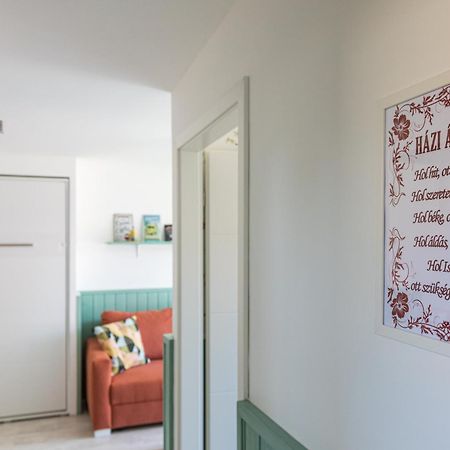 Balatonic Retro Lägenhet Zamárdi Exteriör bild